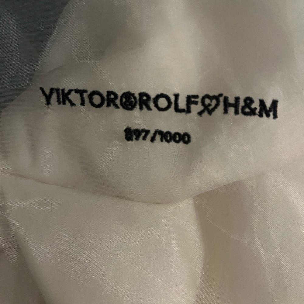 VIKTOR & ROLF Wedding Dress 🤍 - Picture 4 of 6